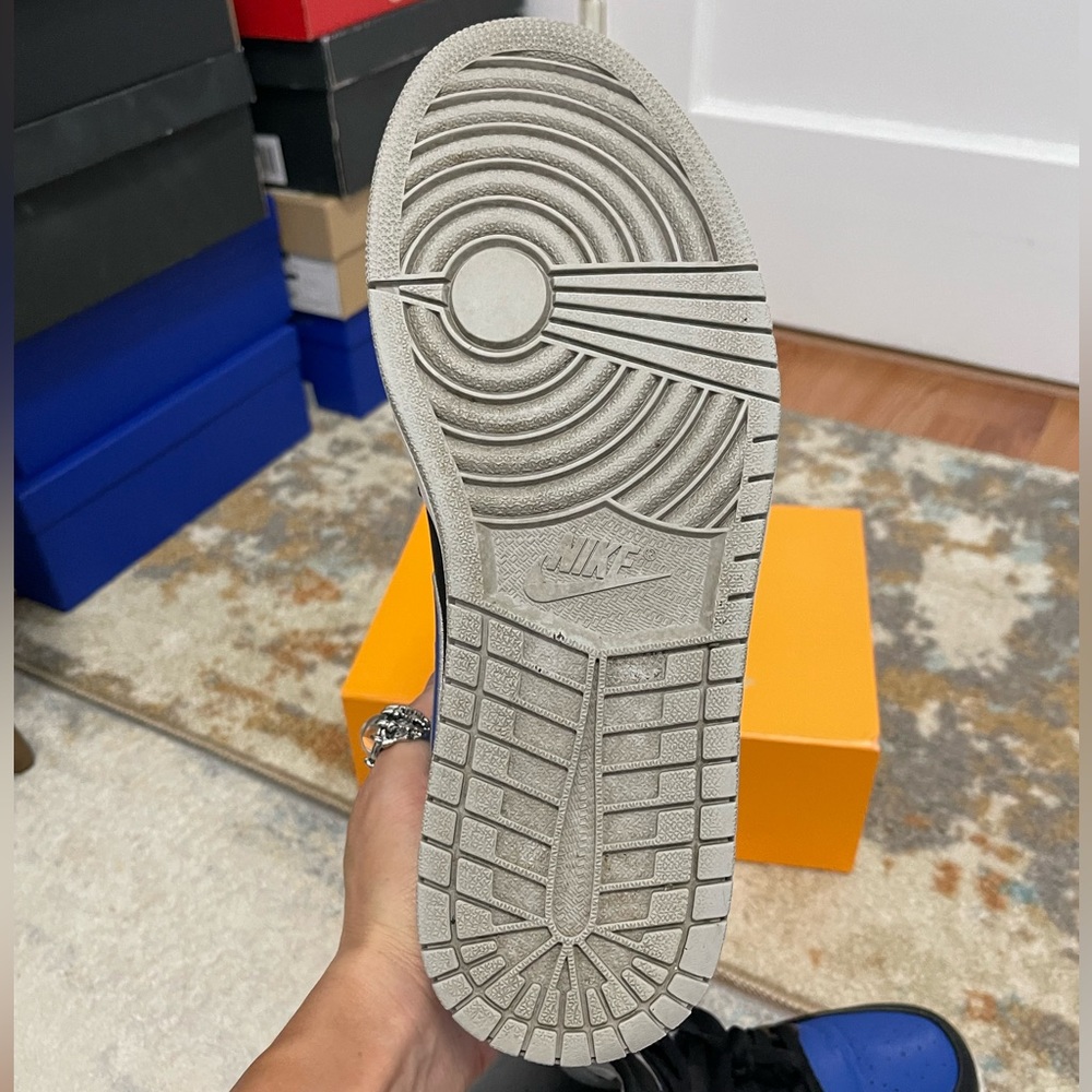 EUC Men’s Size 9 (Euro Size 42.5) Jordan 1 Retro Mid Sneakers In Game Royal Blue - Picture 14 of 14